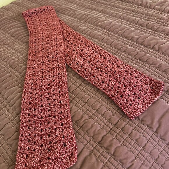 Handcrafted scarf in shell pattern. Bamboo yarn, heathered salsa color. M/F - Picture 4 of 5